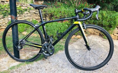 A vendre vélo de route GIANT Advanced Carbone