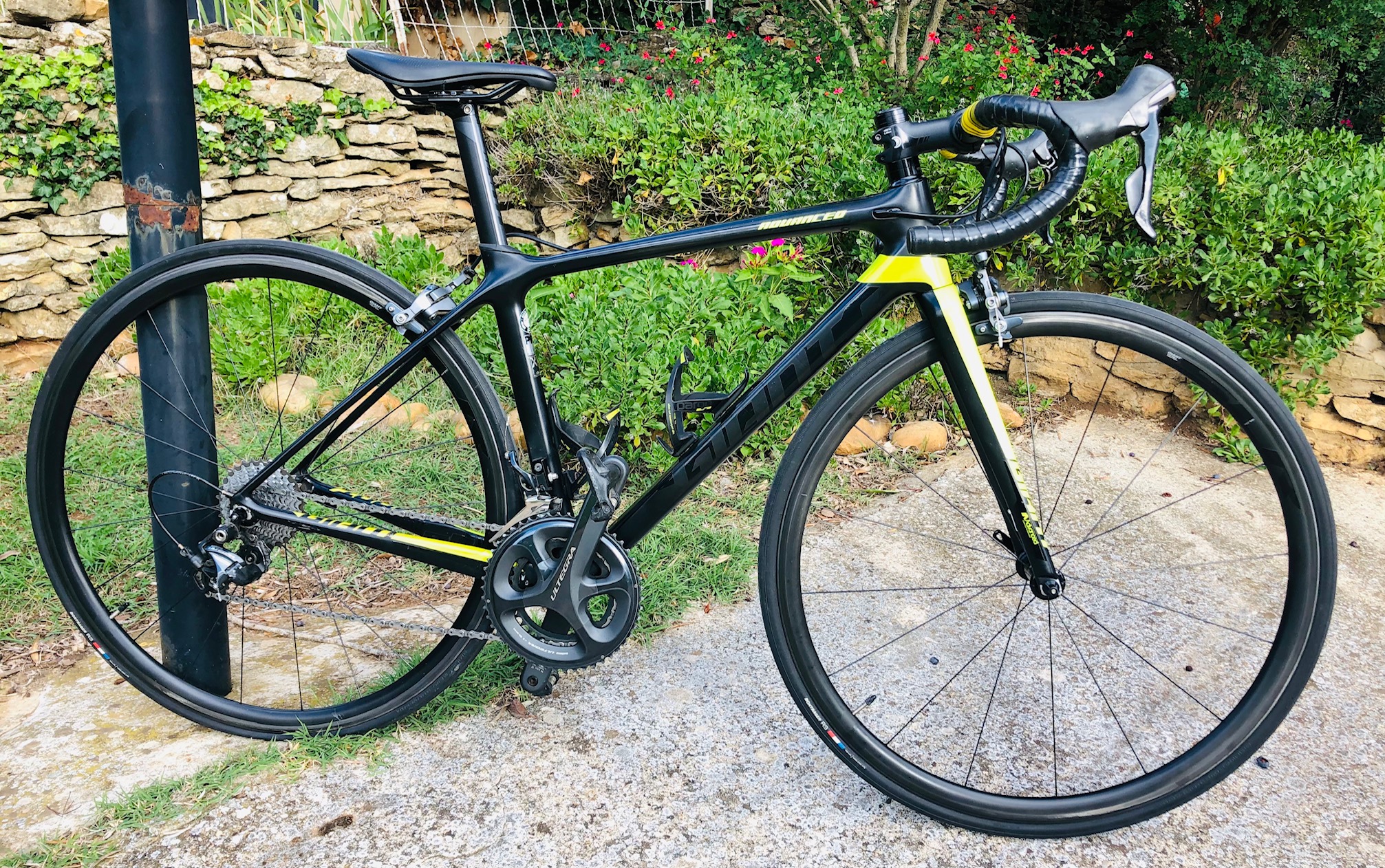 A vendre vélo de route GIANT Advanced Carbone